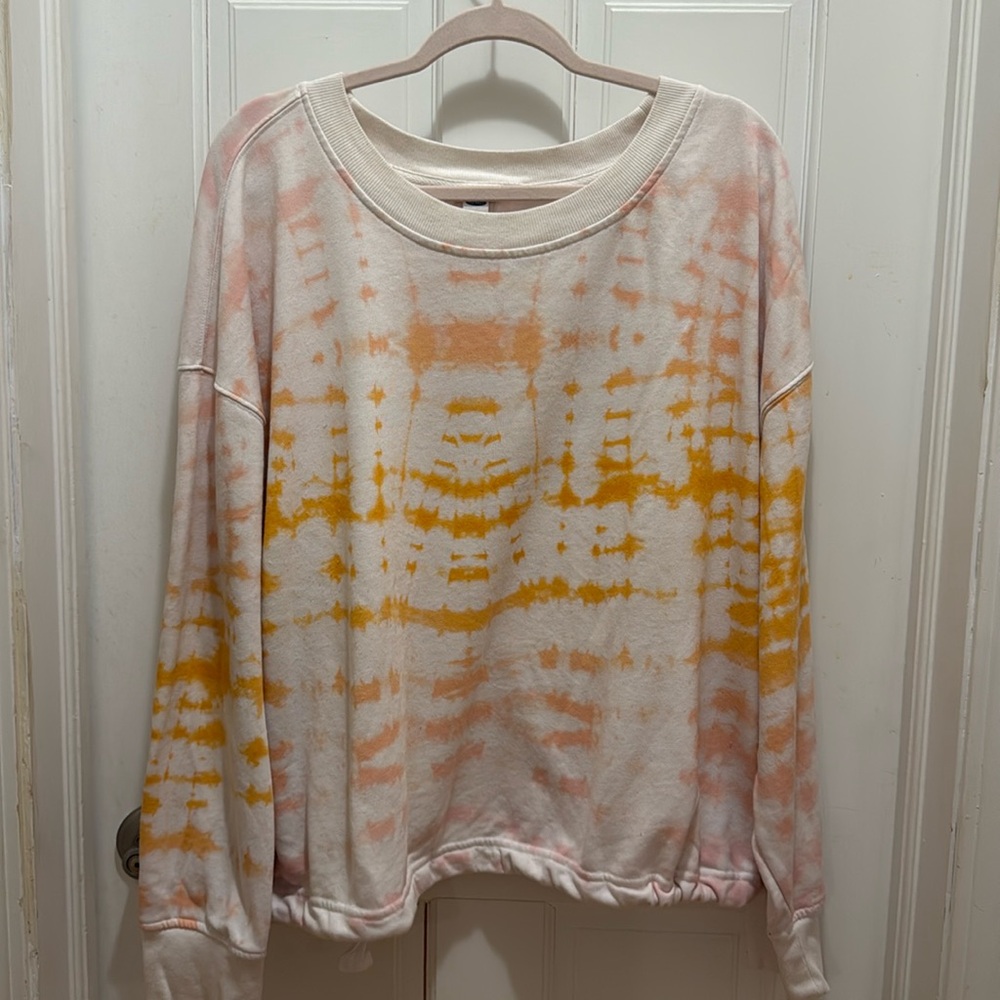 Old navy tie dye sweater XL. Cute tie in the back!